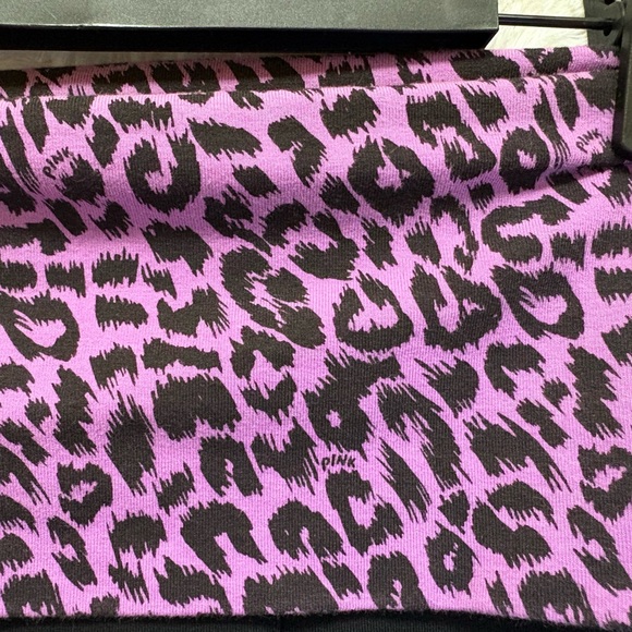 PINK By Victoria’s Secret | Black Yoga Pants with Pink Leopard Print Waistband 💜 - Picture 7 of 16